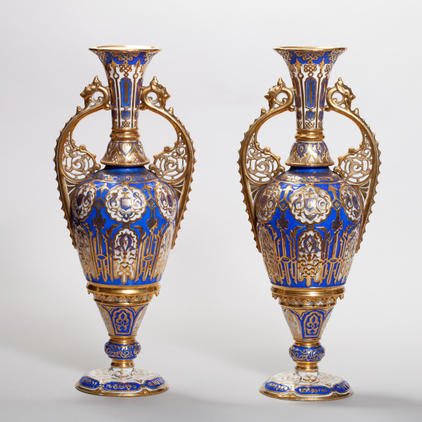 Парные вазы Императорского фарфорового завода в арабском стиле
