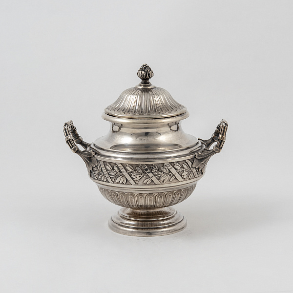 Чайно-кофейный серебряный сервиз в стиле Людовика XVI мастера Ж. Фалькенберга