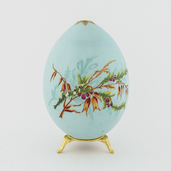 Пасхальное яйцо с растительным орнаментом