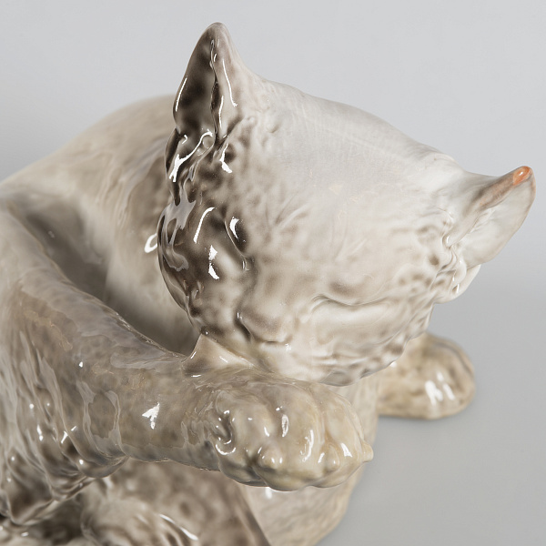 Редко встречаемая скульптура «Кошка» Императорского фарфорового завода