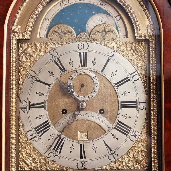 Английские напольные часы XVIII века в стиле неоклассицизм