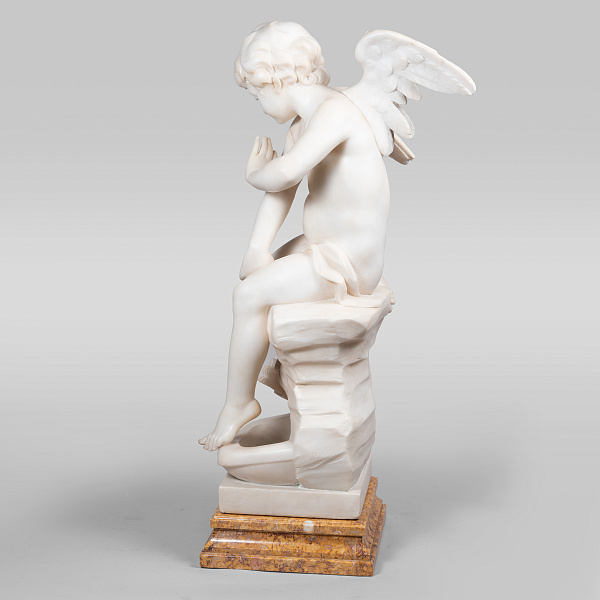 Скульптура «Амур с бабочкой на руке»