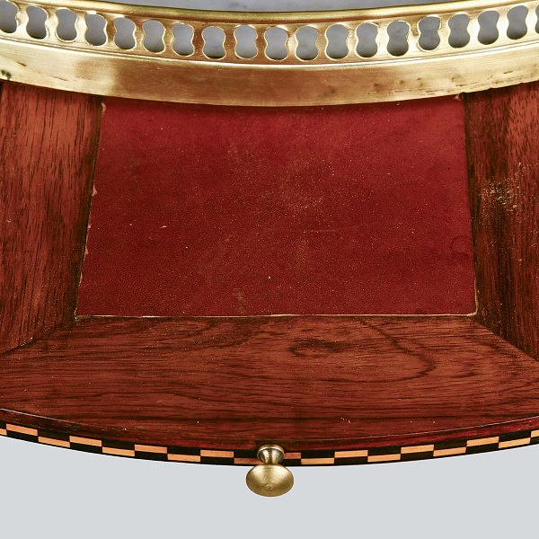 Столик с мраморной столешницей конца XVIII века