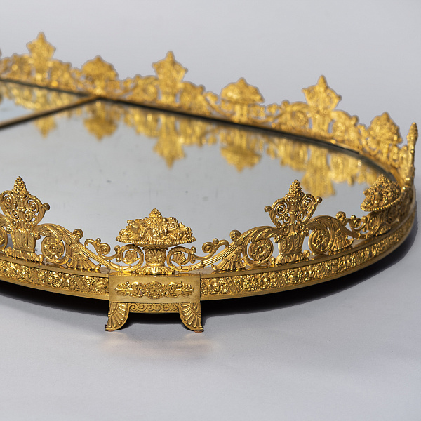 Французское настольное украшение парадного стола - зеркальное плато 1820-х годов